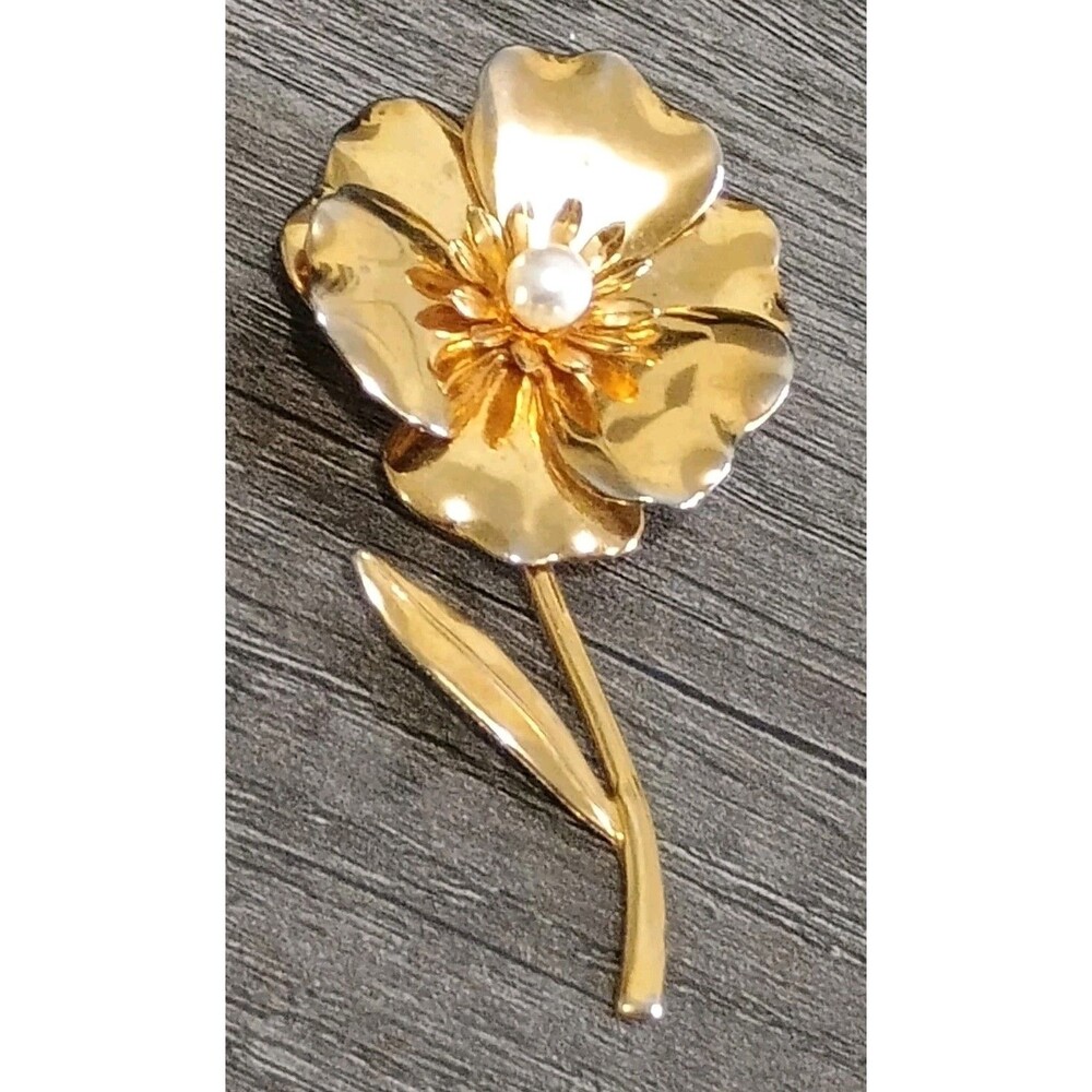 Gold Tone Flower Faux Pearl Accent Vintage Brooch